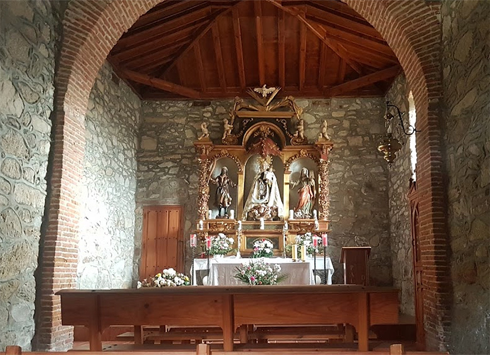Altar - Ermita del Carmen (Ledesma)