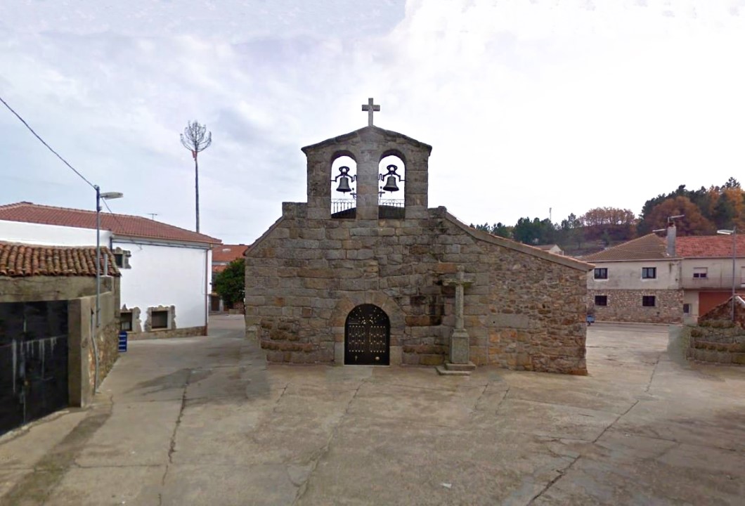 Iglesia de Santiago Apóstol (El Payo) - parte frontal