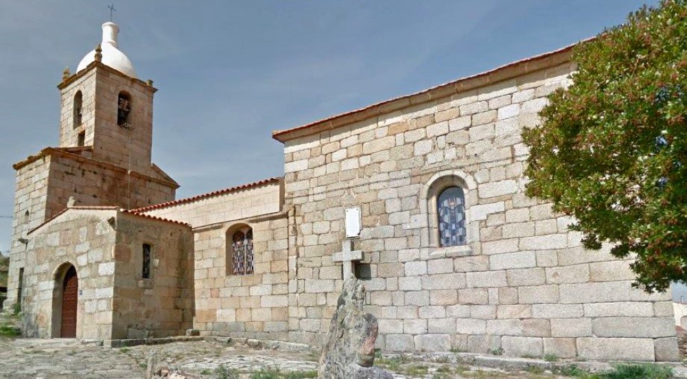 Iglesia San Sebastián (Puerto Seguro) - parte lateral